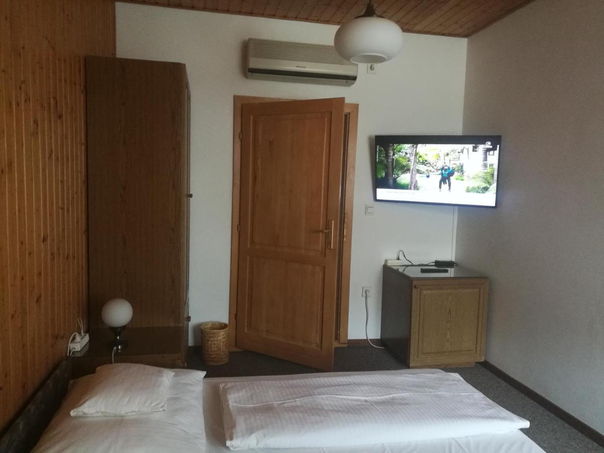 Gruendner Vendeghaz Bed & Breakfast Siofok Dış mekan fotoğraf