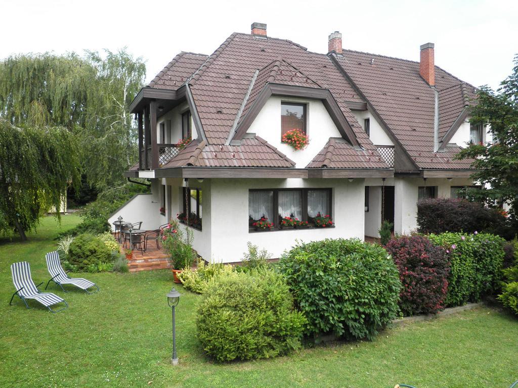 Gruendner Vendeghaz Bed & Breakfast Siofok Dış mekan fotoğraf